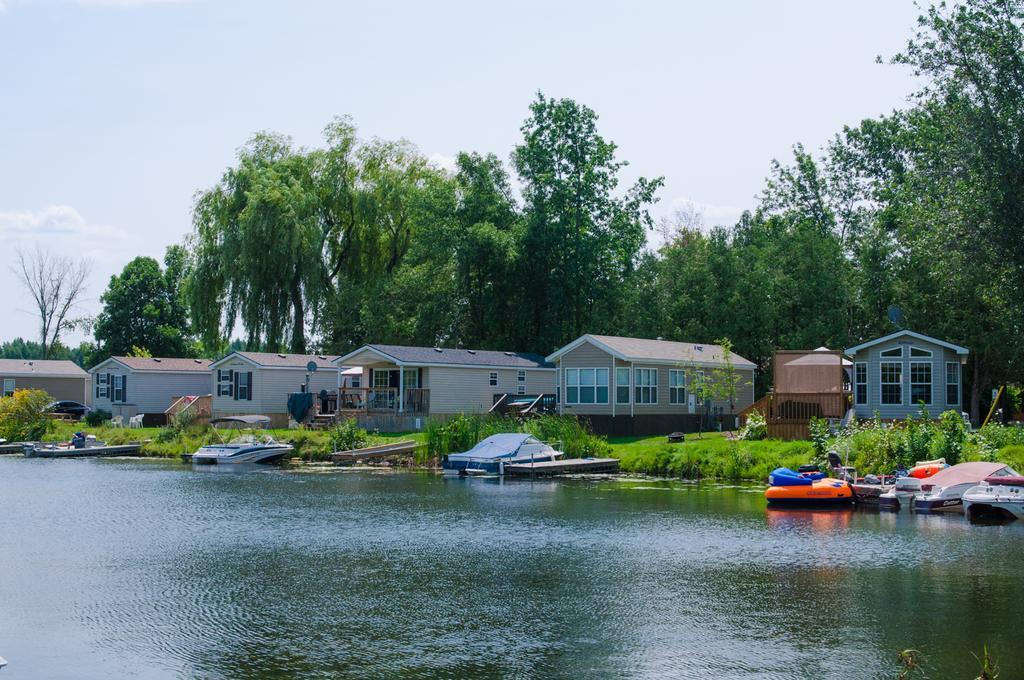 Woodland Estate Resort Campbellford Buitenkant foto